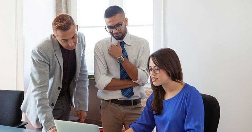 Explica la importancia de la imparcialidad y la objetividad en el trabajo de un perito inmobiliario